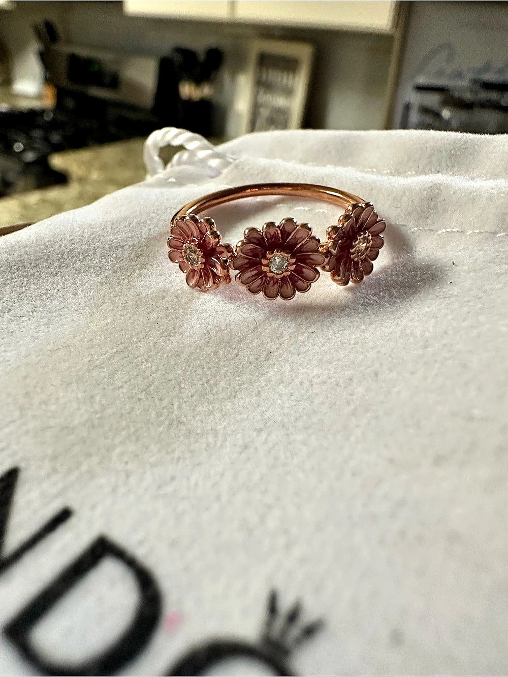 Pandora Pink Daisy Flower Trio Ring in Pink & Rose Gold Like New